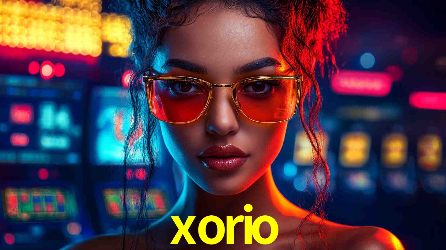 Una escena digital vívida inspirada en casino con xorio mostrado prominentemente, luces brillantes, fichas, cartas y acentos dorados.